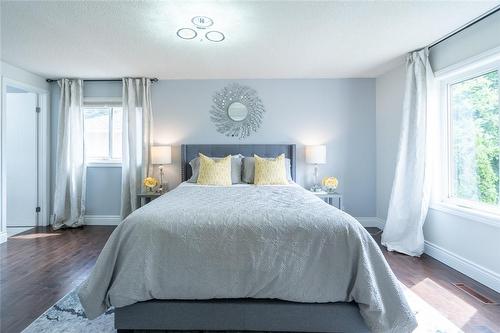 Master Bedroom - 2059 Deer Run Avenue, Burlington, ON - Indoor Photo Showing Bedroom