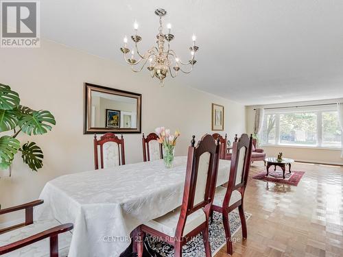 12 Blackforest Drive, Richmond Hill (Oak Ridges), ON - Indoor Photo Showing Dining Room