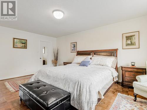 12 Blackforest Drive, Richmond Hill, ON - Indoor Photo Showing Bedroom