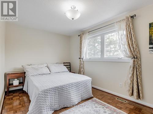 12 Blackforest Drive, Richmond Hill, ON - Indoor Photo Showing Bedroom