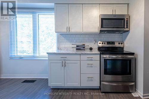 17 - 246 Tupper Boulevard, New Tecumseth, ON - Indoor Photo Showing Kitchen