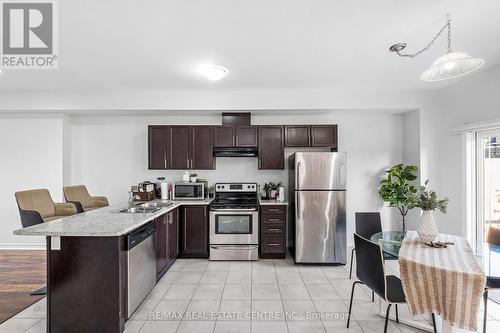 49 Crossings Way, Hamilton (Rymal), ON - Indoor Photo Showing Kitchen With Double Sink With Upgraded Kitchen