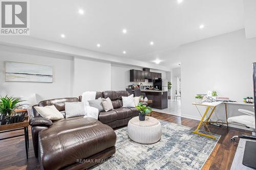 49 Crossings Way, Hamilton (Rymal), ON - Indoor Photo Showing Living Room