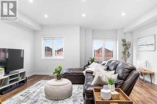 49 Crossings Way, Hamilton, ON - Indoor Photo Showing Living Room