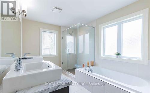 1025 Gleneagle Trail, London, ON - Indoor Photo Showing Bathroom