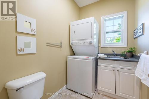 1 Meadowlea Court, Haldimand, ON - Indoor Photo Showing Laundry Room