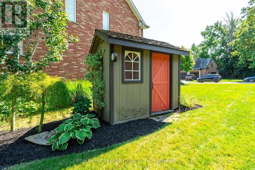 1 Meadowlea Court, Haldimand, ON - Outdoor With Exterior