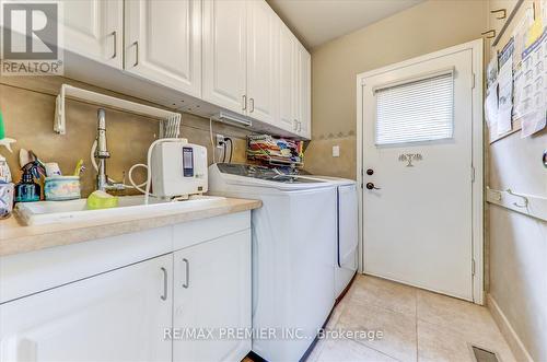 347 Alex Donor Drive, Newmarket, ON - Indoor Photo Showing Laundry Room