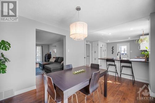 34 Lindhurst Crescent, Ottawa, ON - Indoor Photo Showing Dining Room