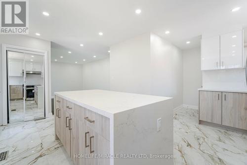 20 Helmsdale Crescent, Toronto (West Humber-Clairville), ON - Indoor