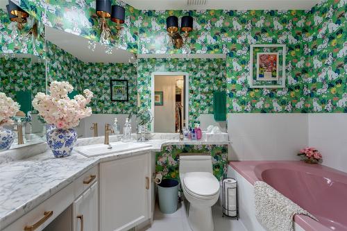 17-2250 Louie Drive, West Kelowna, BC - Indoor Photo Showing Bathroom