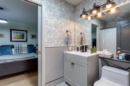 17-2250 Louie Drive, West Kelowna, BC - Indoor Photo Showing Bathroom