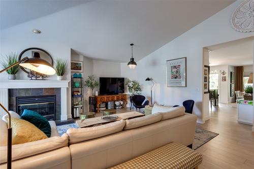 17-2250 Louie Drive, West Kelowna, BC - Indoor Photo Showing Living Room With Fireplace