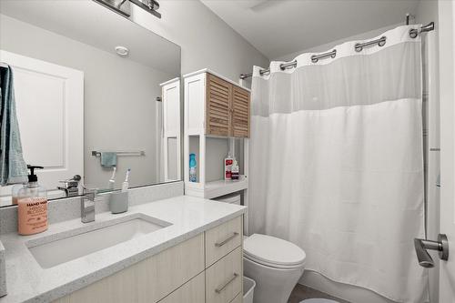 3729 Inverness Road, West Kelowna, BC - Indoor Photo Showing Bathroom