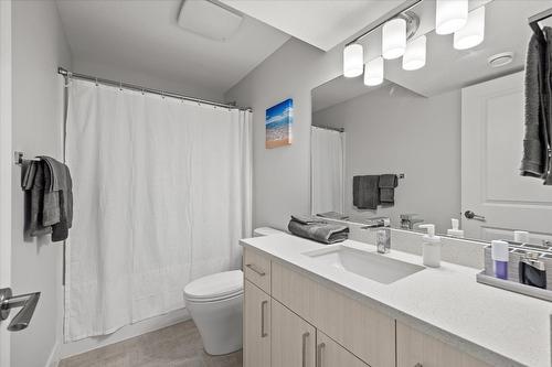 3729 Inverness Road, West Kelowna, BC - Indoor Photo Showing Bathroom