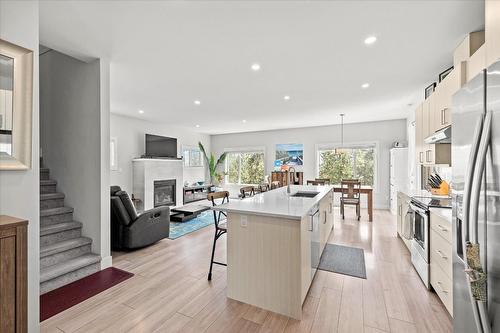 3729 Inverness Road, West Kelowna, BC - Indoor Photo Showing Kitchen With Fireplace With Upgraded Kitchen