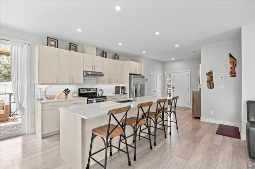 3729 Inverness Road, West Kelowna, BC - Indoor Photo Showing Kitchen