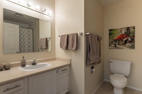 2220 Golf Course Drive, West Kelowna, BC - Indoor Photo Showing Bathroom