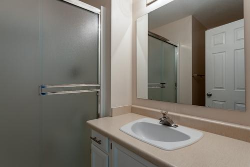 2220 Golf Course Drive, West Kelowna, BC - Indoor Photo Showing Bathroom