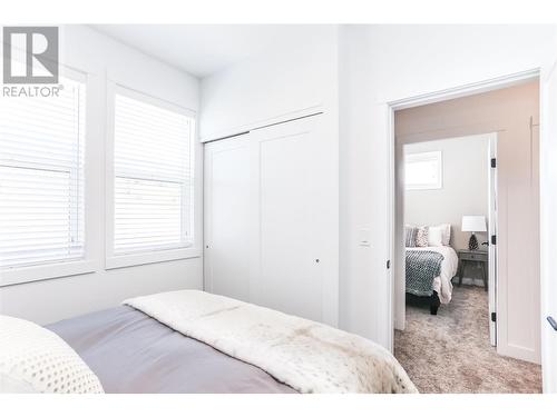 610 Academy Way Unit# 26, Kelowna, BC - Indoor Photo Showing Bedroom