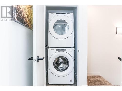 610 Academy Way Unit# 26, Kelowna, BC - Indoor Photo Showing Laundry Room