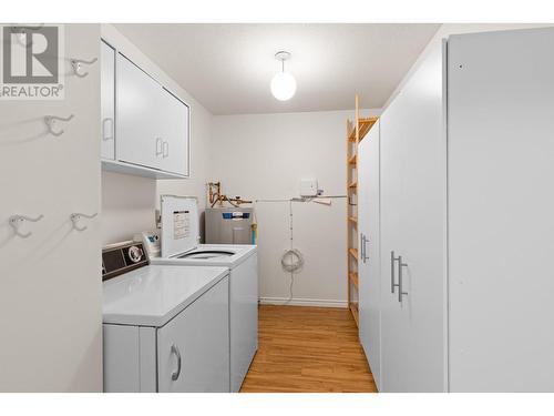 1580 Springfield Road Unit# 201, Kelowna, BC - Indoor Photo Showing Laundry Room