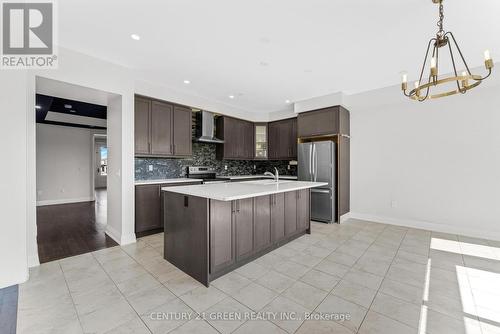 125 Prince Charles Crescent, Woodstock, ON - Indoor Photo Showing Kitchen