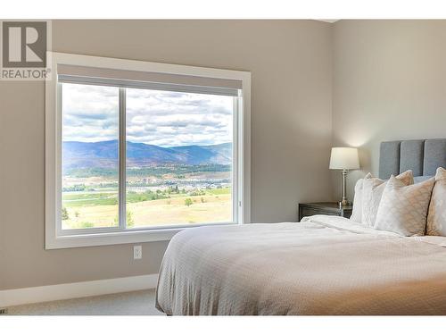 3950 Cimarron Drive, Kelowna, BC - Indoor Photo Showing Bedroom