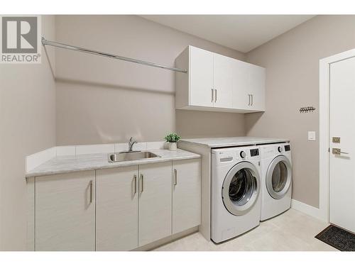 3950 Cimarron Drive, Kelowna, BC - Indoor Photo Showing Laundry Room