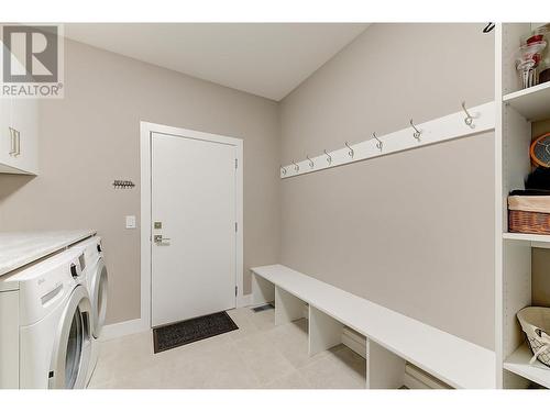 3950 Cimarron Drive, Kelowna, BC - Indoor Photo Showing Laundry Room