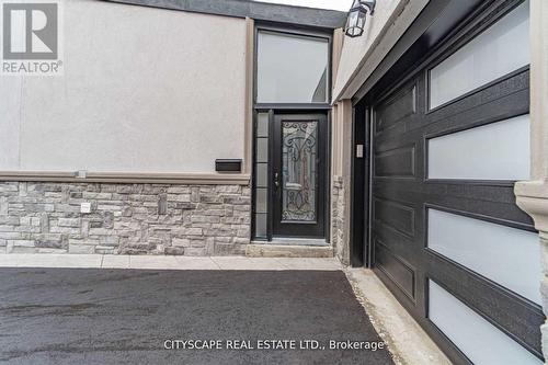 60 Orpington Crescent, Toronto (Mount Olive-Silverstone-Jamestown), ON - Outdoor