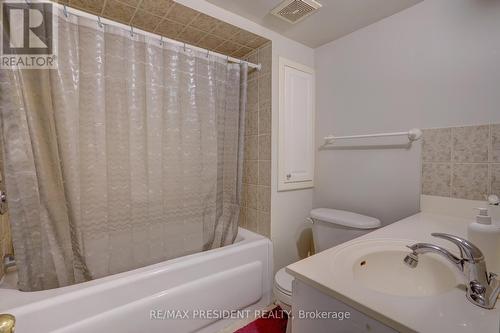 258 Bartley Bull Parkway, Brampton (Brampton East), ON - Indoor Photo Showing Bathroom