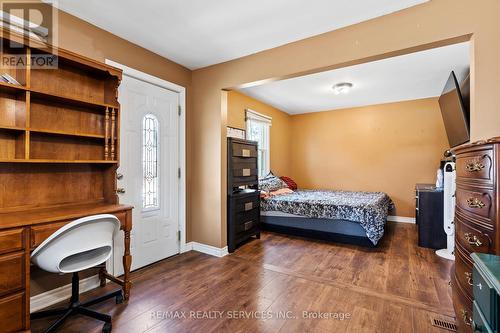 28 Alexandra Boulevard, St. Catharines, ON - Indoor Photo Showing Bedroom