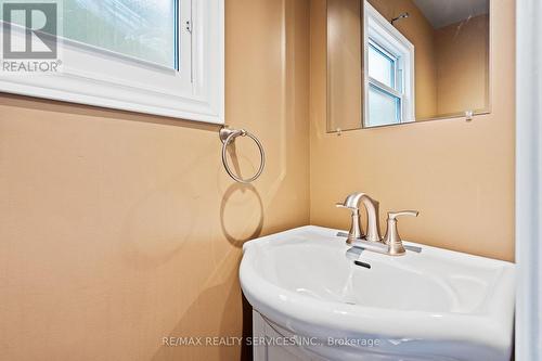 28 Alexandra Boulevard, St. Catharines, ON - Indoor Photo Showing Bathroom