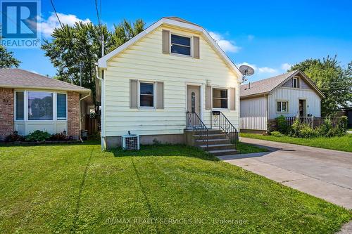 28 Alexandra Boulevard, St. Catharines, ON - Outdoor With Facade