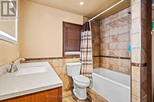 28 Alexandra Boulevard, St. Catharines, ON - Indoor Photo Showing Bathroom