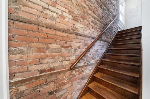 132 Holton Avenue S, Hamilton, ON - Indoor Photo Showing Other Room