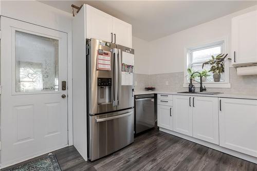 104 Rosedale Avenue, Hamilton, ON - Indoor Photo Showing Kitchen With Stainless Steel Kitchen