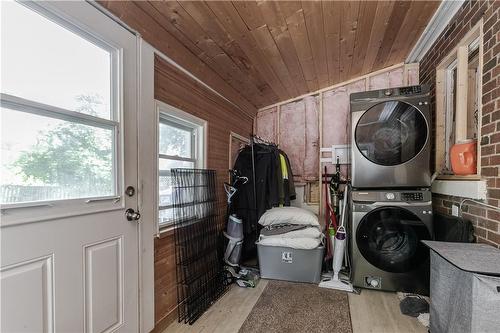 104 Rosedale Avenue, Hamilton, ON - Indoor Photo Showing Laundry Room