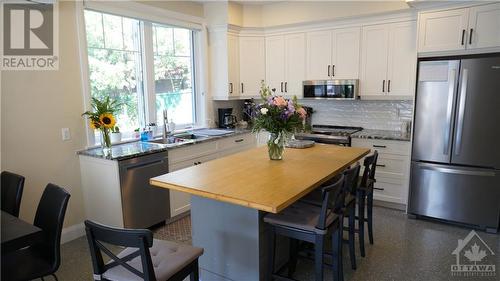 2927 Haughton Avenue Unit#1, Ottawa, ON - Indoor Photo Showing Kitchen