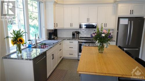 2927 Haughton Avenue Unit#1, Ottawa, ON - Indoor Photo Showing Kitchen With Double Sink