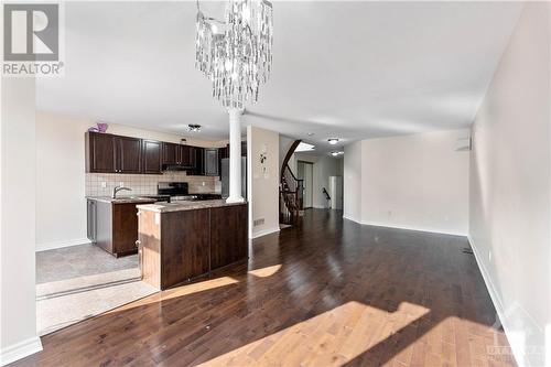 608 Glastonbury Walk, Ottawa, ON - Indoor Photo Showing Kitchen