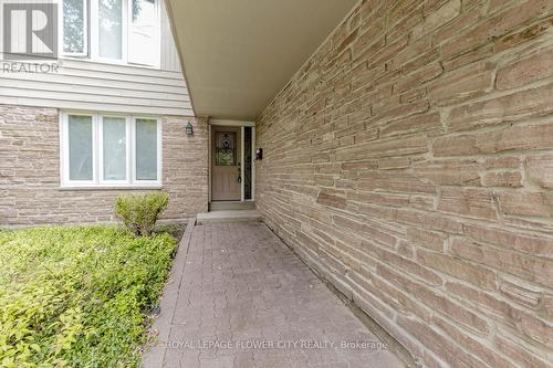 58 Lawndale Crescent, Brampton (Westgate), ON - Outdoor