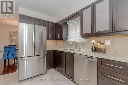 58 Lawndale Crescent, Brampton (Westgate), ON - Indoor Photo Showing Kitchen With Double Sink