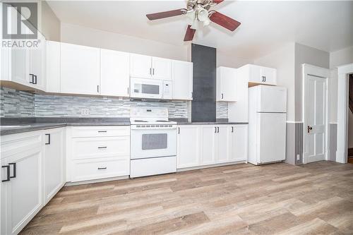 119/121/125 Bonnechere Street S, Renfrew, ON - Indoor Photo Showing Kitchen