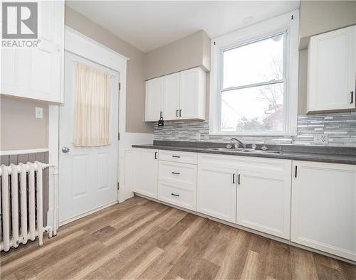 119/121/125 Bonnechere Street S, Renfrew, ON - Indoor Photo Showing Kitchen