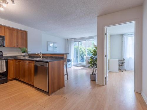 Hall - 305-1200 Rue St-Jacques, Montréal (Ville-Marie), QC - Indoor Photo Showing Kitchen