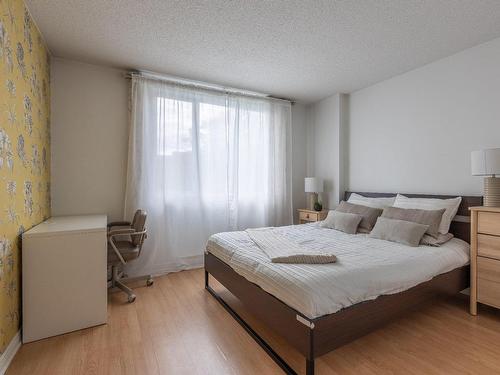 Bedroom - 305-1200 Rue St-Jacques, Montréal (Ville-Marie), QC - Indoor Photo Showing Bedroom