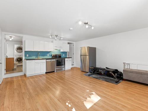 Overall view - 7015  - 7017 Av. Pierre-De Coubertin, Montréal (Mercier/Hochelaga-Maisonneuve), QC - Indoor Photo Showing Kitchen