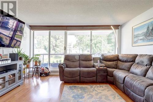 55 Water Street E Unit#406, Brockville, ON - Indoor Photo Showing Living Room